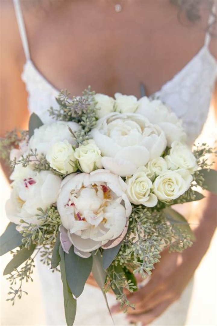 How many stems for a peony bridal bouquet?