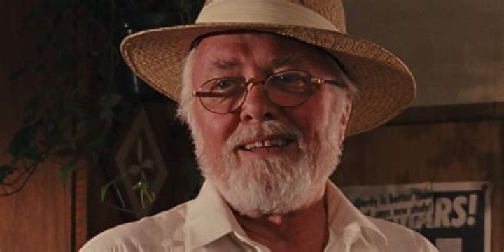 Who plays John Hammond?